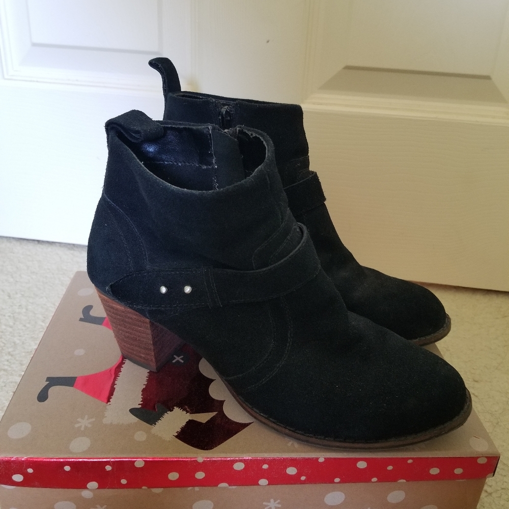 Bebe suede boots
